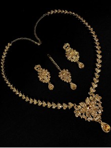 Stonestudded Jewelry Set